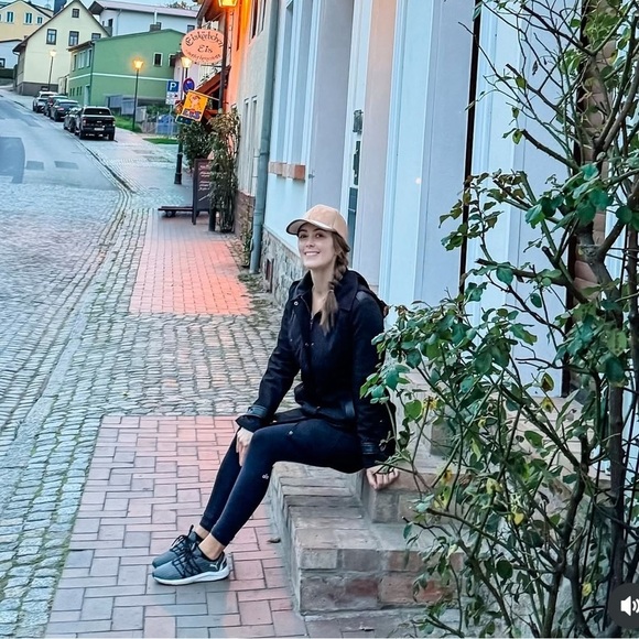 Baseball cap - Picture 7 of 9